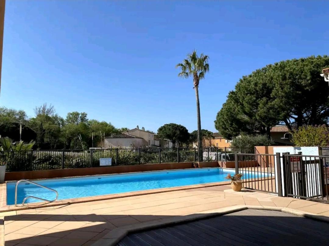T2 Au Coeur Du Golfe De Saint Tropez Apartment Cogolin Bagian luar foto