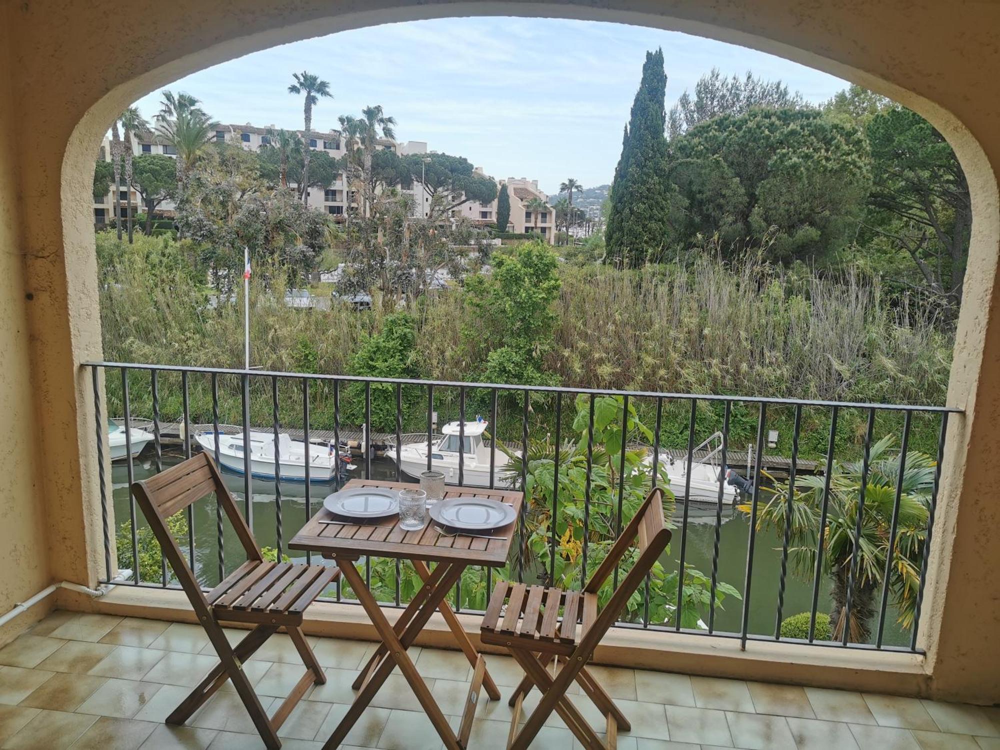 T2 Au Coeur Du Golfe De Saint Tropez Apartment Cogolin Bagian luar foto